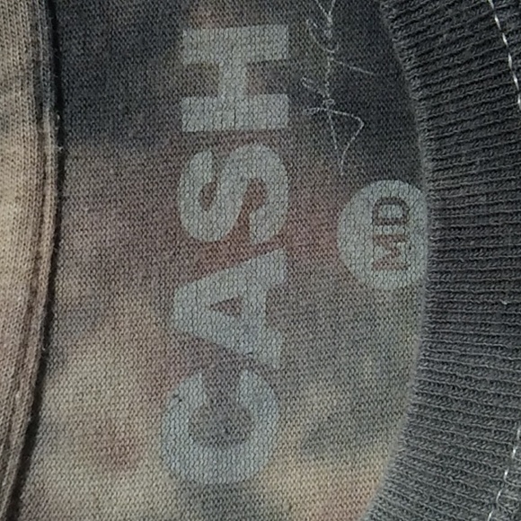 Johnny Cash Shirt Sz.M Small Hole On Front (X-50 CRATE) - Picture 3 of 6